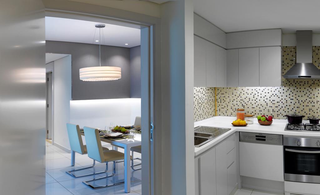 Damac Maison The Vogue Dubaj Zewnętrze zdjęcie A kitchen in a private home