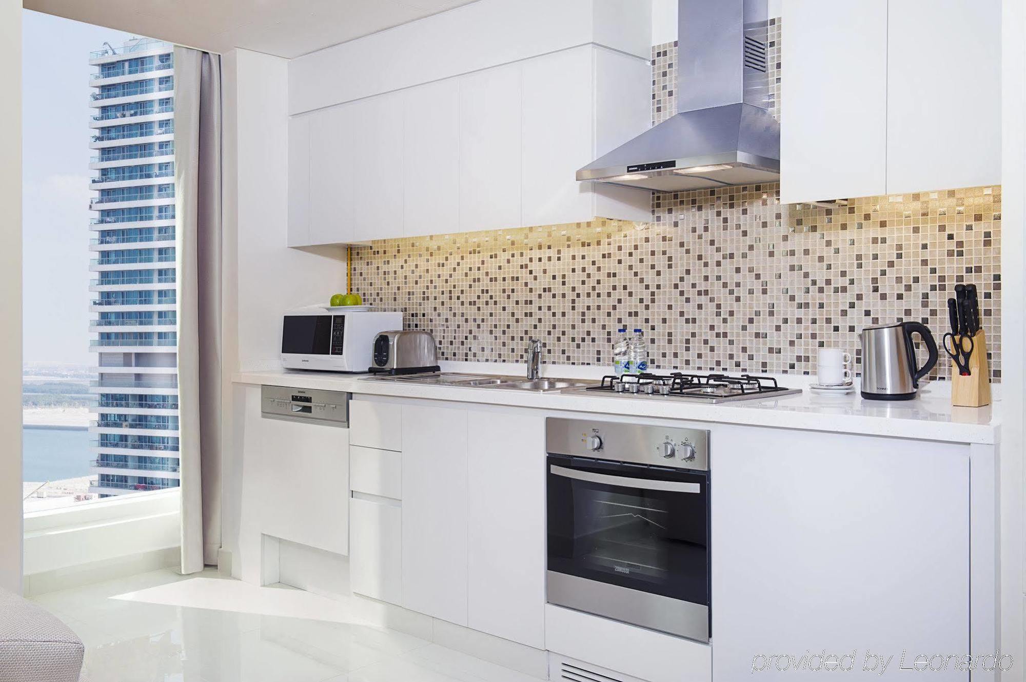 Damac Maison The Vogue Dubaj Zewnętrze zdjęcie A modern kitchen