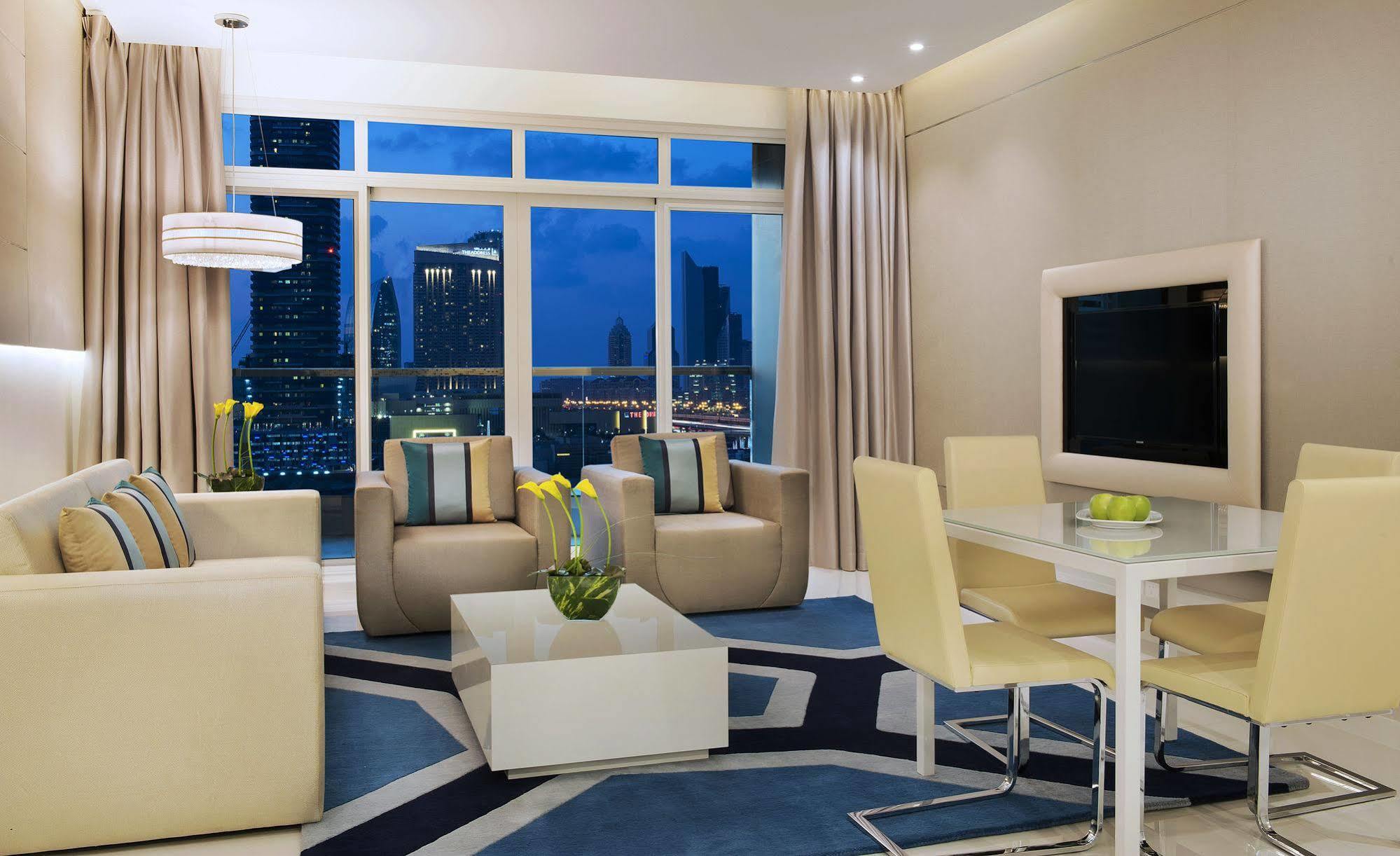 Damac Maison The Vogue Dubaj Zewnętrze zdjęcie A living room in a typical apartment